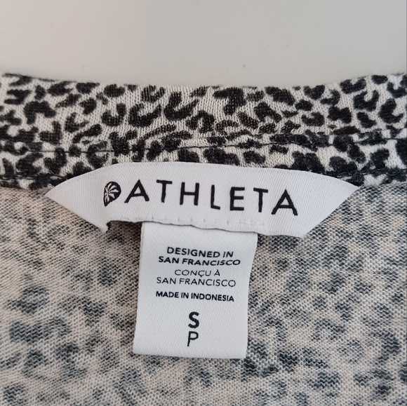 Athleta Breezy Scoop V-Neck Tee - Micro Cheetah Print Black/Taupe - Picture 9 of 13